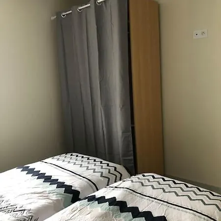 5-6 Personnes   chez Marlène  Proche De Nigloland